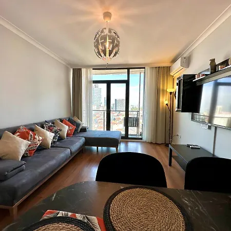 Apartment Sisli Modern Residence, 2 Bedroom Apartments, 250m Metro Station Istanbul