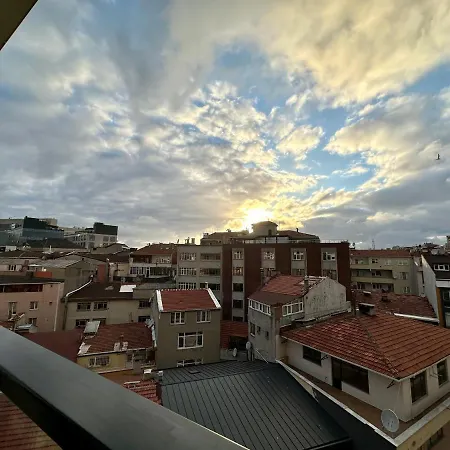 Apartment Sisli Modern Residence, 2 Bedroom Apartments, 250m Metro Station Istanbul