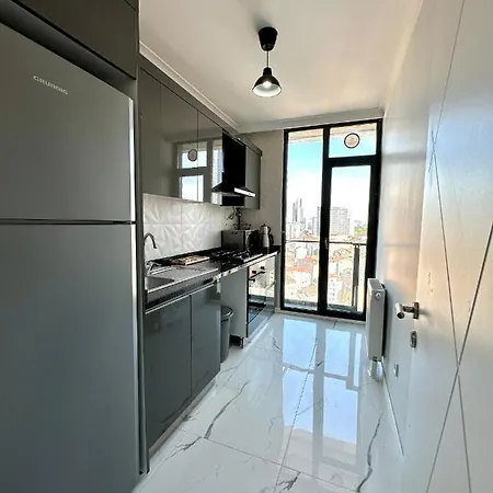 Apartment Sisli Modern Residence, 2 Bedroom Apartments, 250m Metro Station Istanbul